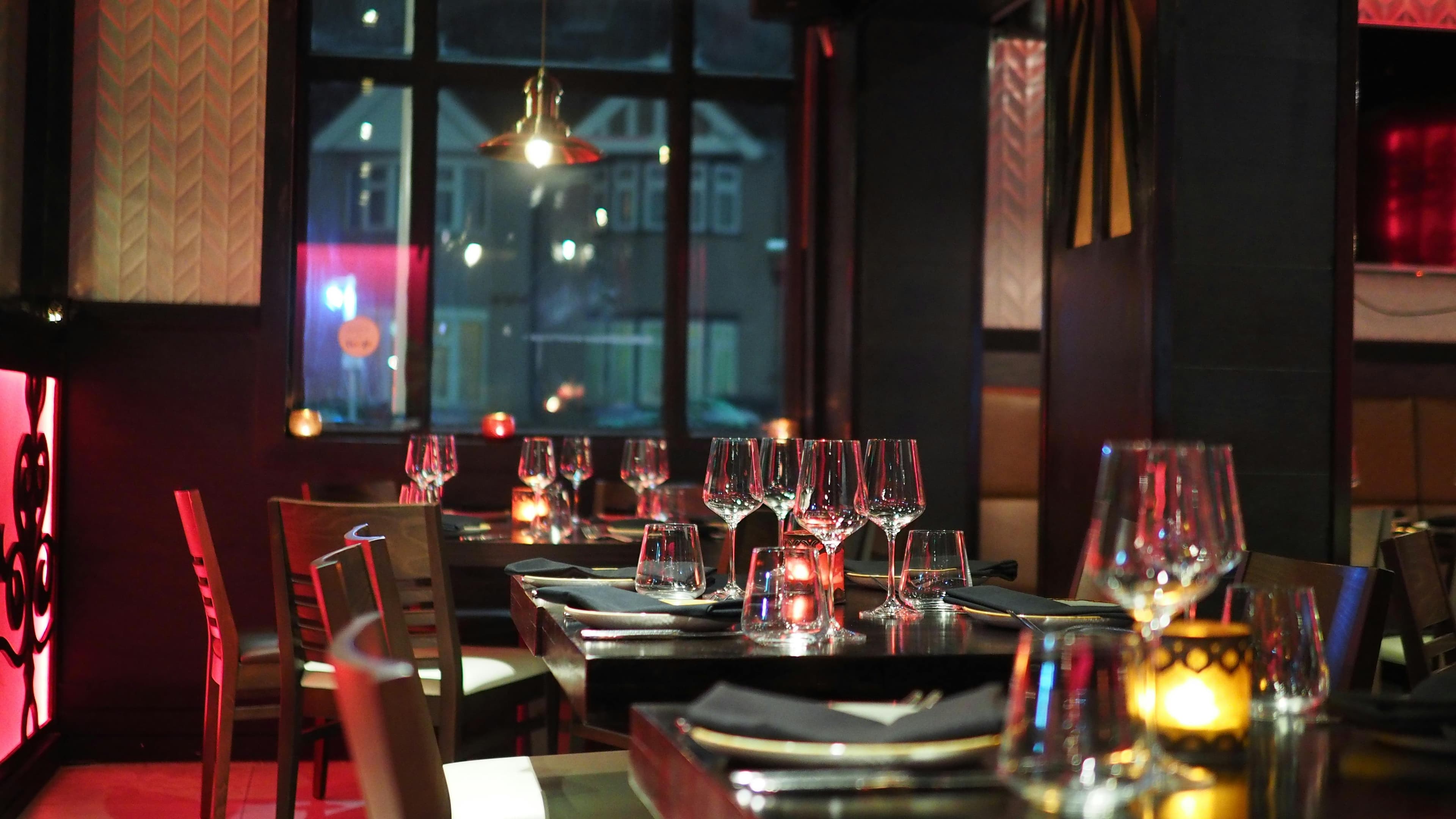 Restaurant & Cafe Cleaning window cleaning service
